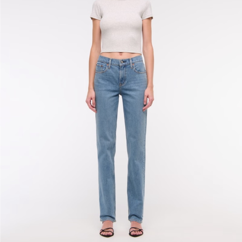 Abercrombie & Fitch The Straight Mid Rise Jeans Medium Wash size 27/4